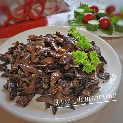 Грибы лесные жареные с луком