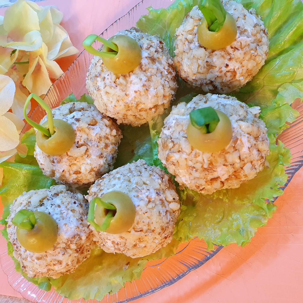 Праздничная закуска "Ёлочные шары"