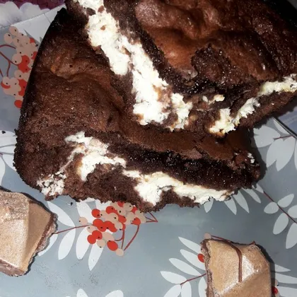 Пирог шоколадный с творожно-кокосовой начинкой