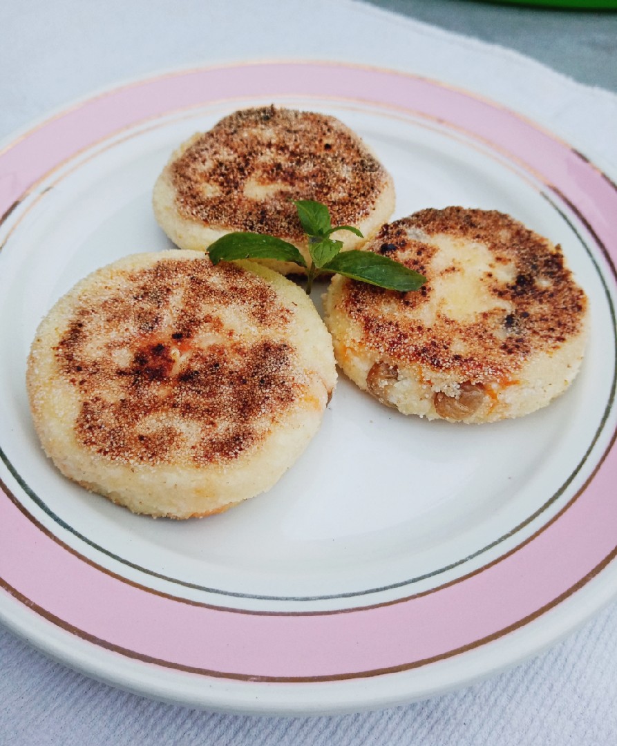 Сырники с изюмом и курагой