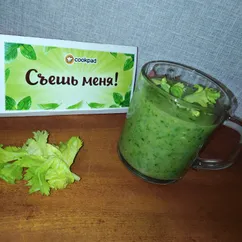 Зелёный смузи с мандарином