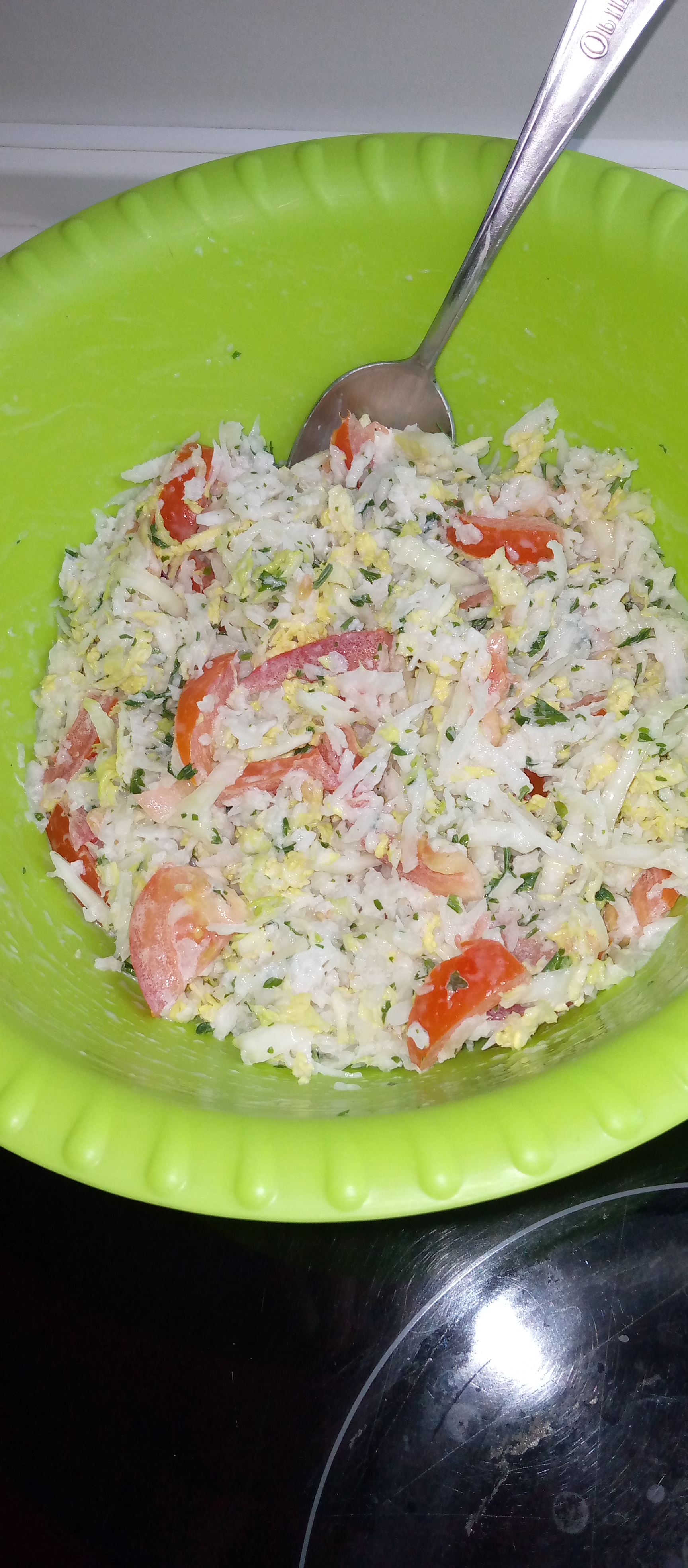 Салат с редькой и пекинской капустой