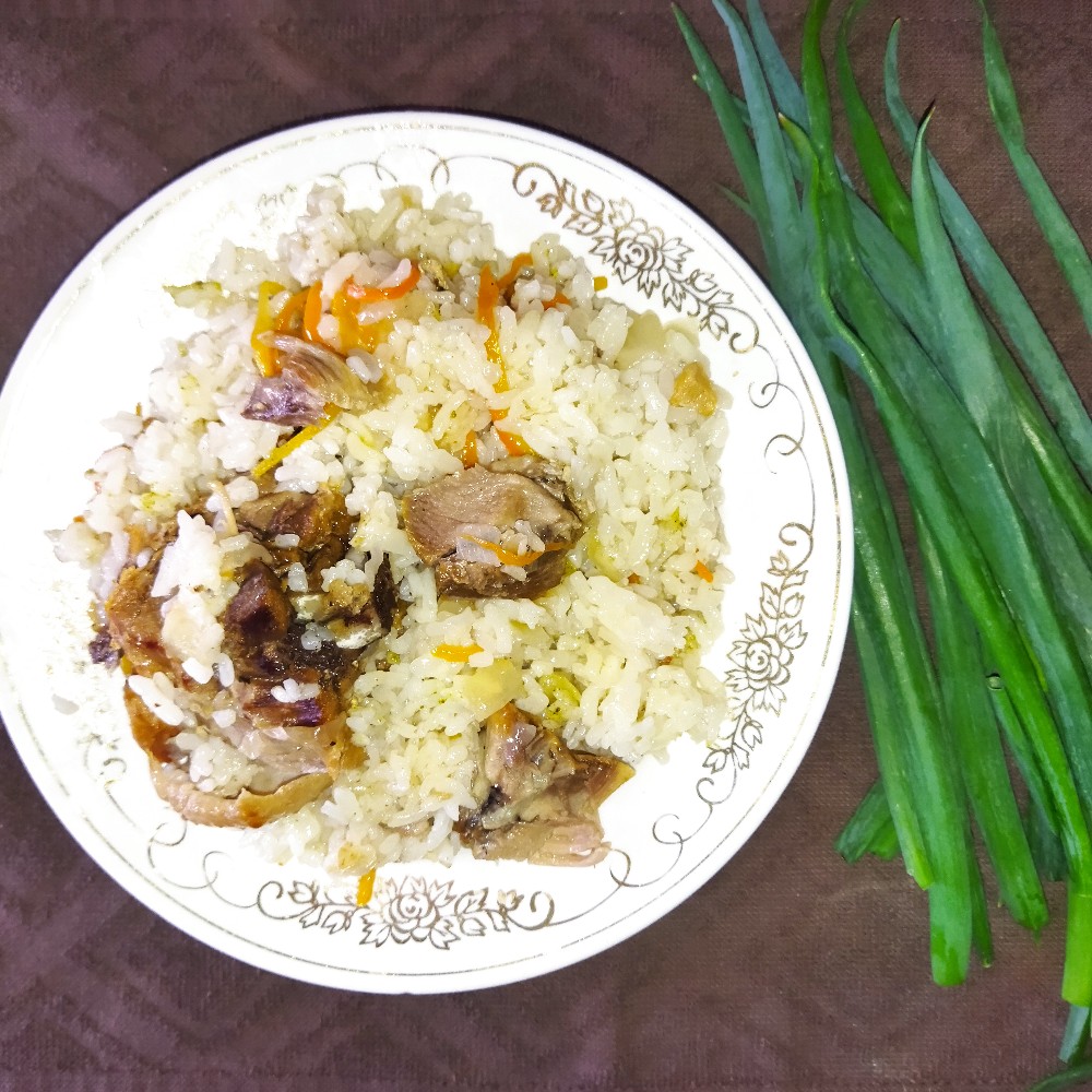 Рис с курочкой и корейской морковью в казане