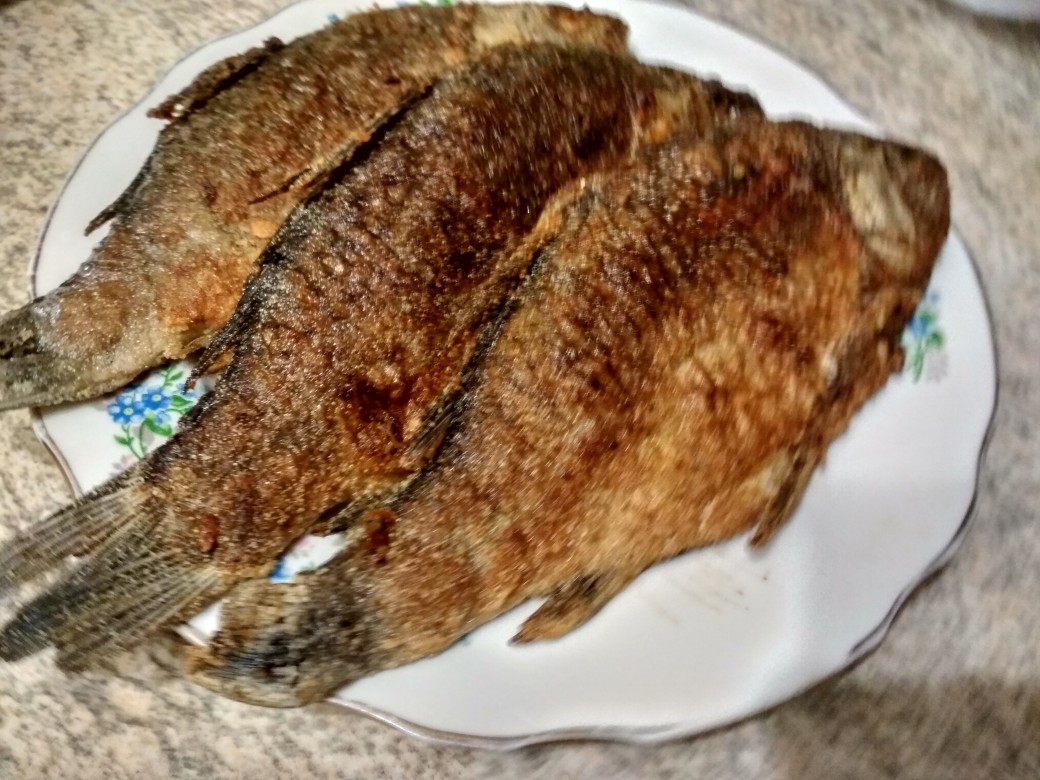 Караси жареные