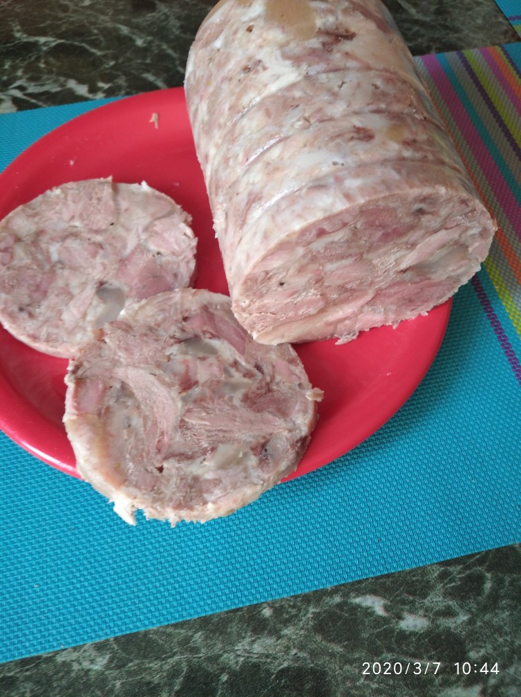 Сальтисон из свиной головы - мясная закуска