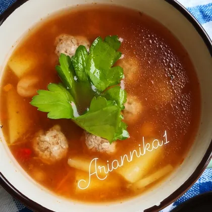 Турецкий томатный суп с фрикадельками и фасолью