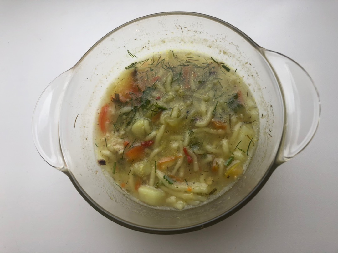 Суп куриный с вермишелью и болгарским перцем