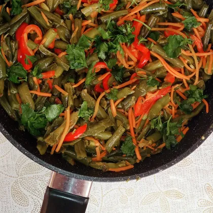 Фасоль стручковая с корейской морковью