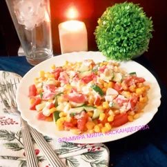 Салат с крабовыми палочками и помидорами
