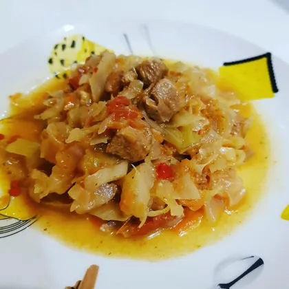 Тушёная капуста с мясом