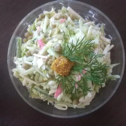 Салат из молодой капусты с крабовыми палочками