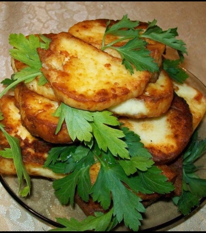 Жареный адыгейский сыр без панировки на сковороде - 5 пошаговых фото в рецепте
