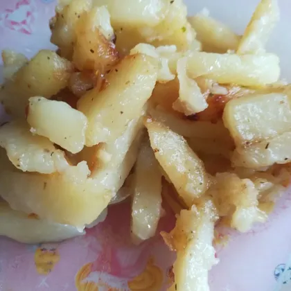 Картошка жареная с чесноком и луком