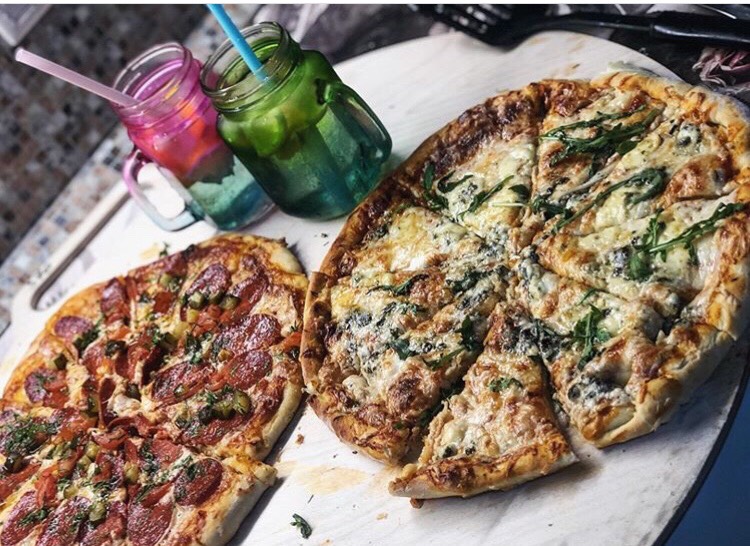 Пицца 4 сыра и пепперони