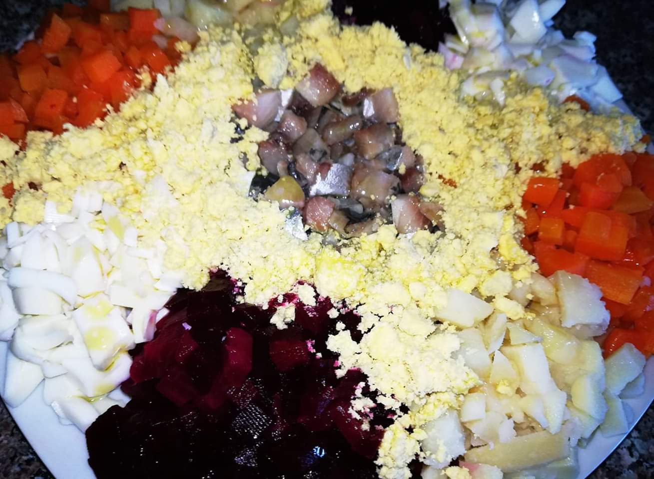 Идеальный праздничный салат из курицы и ананасов без майонеза, рецепты с фото