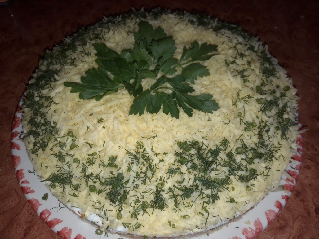 Слоеный салат с огурцами - рецепты с фото
