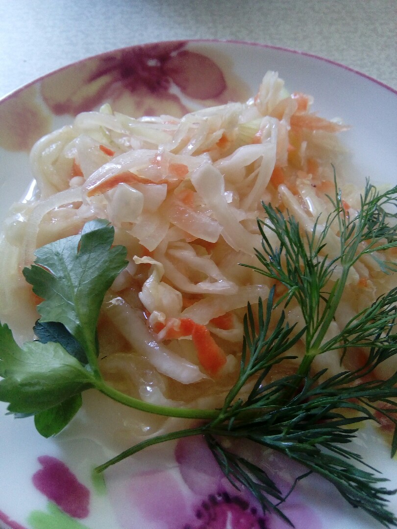 Салат из маринованной капусты