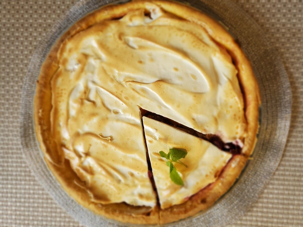 Пирог вишневый с безе, рецепт с фото — zelgrumer.ru