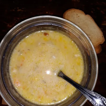 Сырный суп с форелькой и кедровыми орешками