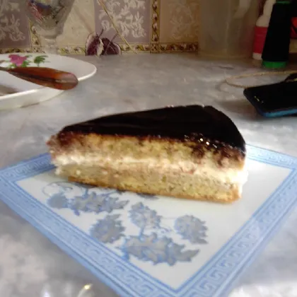 Торт со сметаной и шоколадной глазурью