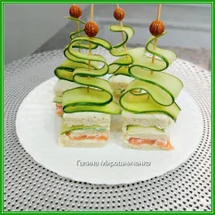 Канапе с форелью и огурцом