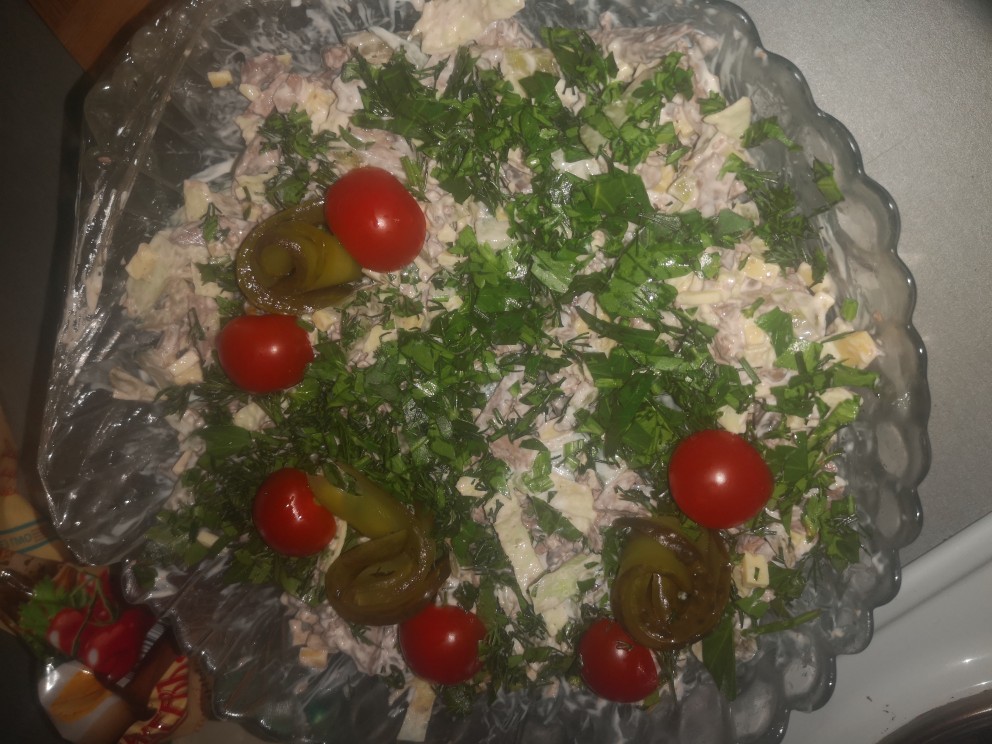 Новогодний салат.Салат с куриной печенью и огурцами