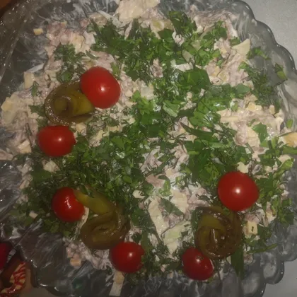 Новогодний салат.Салат с куриной печенью и огурцами