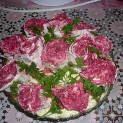 Салат "Букет алых роз"