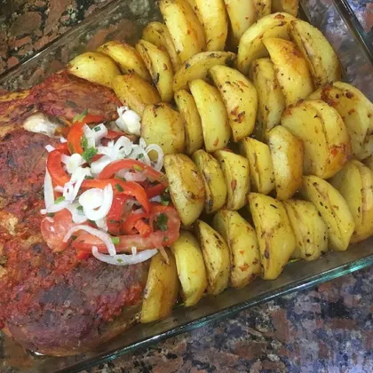 Запечённая картошка с мясом