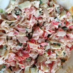 Салат с крабовым мясом и сыром 