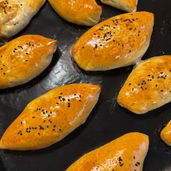 Пирожки со свининой и шампиньонами