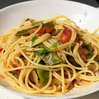 Спагетти с лобио и помидорами