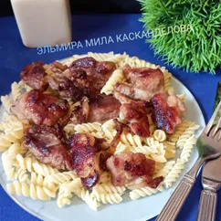 Жареная свинина на сковороде с луком 