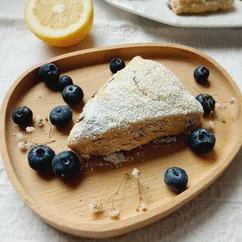 Лимонные сконы с голубикой