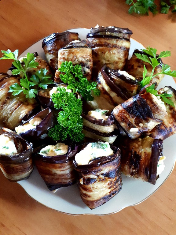 Рулет из баклажан