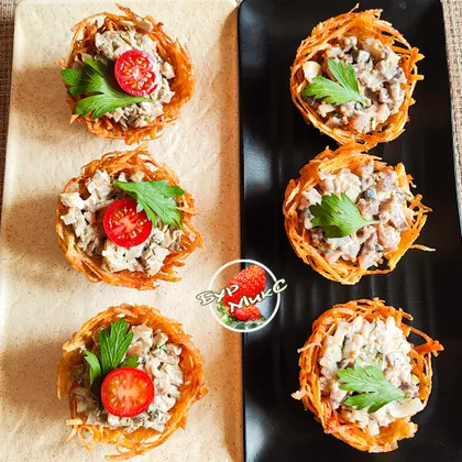 Закуска грибная и Закуска селёдочная в картофельных корзиночках