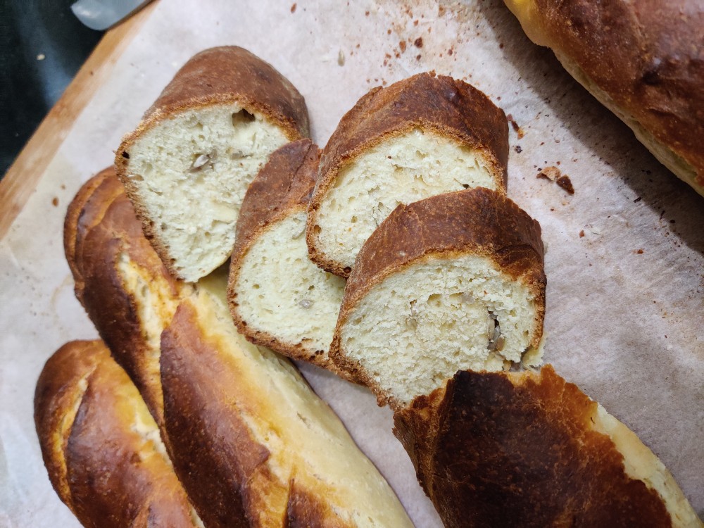 Багет на камне