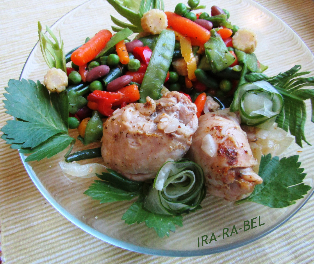 Куриные бедра (тушеные в мандариновом соке) с карибской овощной смесью