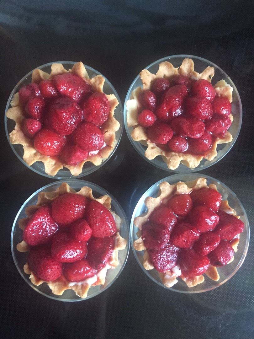 Тарталетка с клубникой