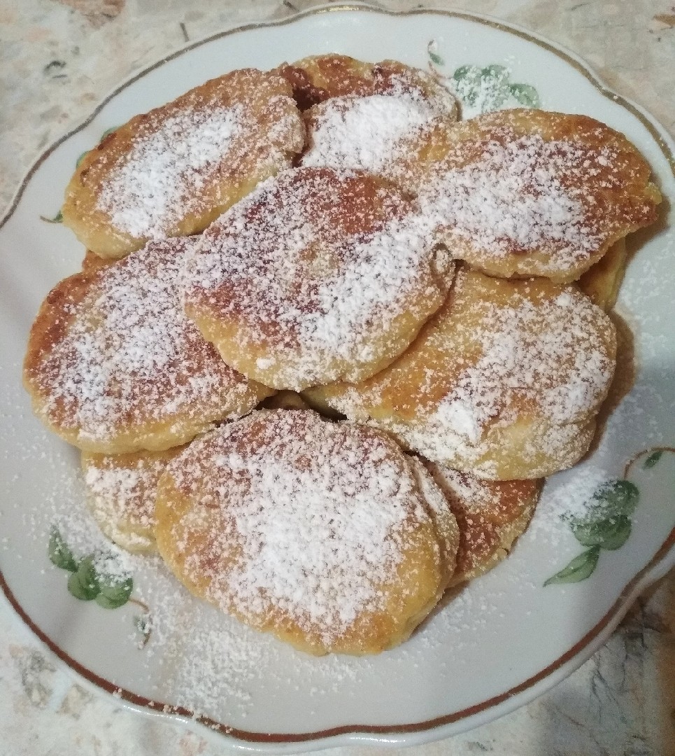 🍮 Диетические сырники с бананом (в духовке) — простой рецепт с манкой (без муки)