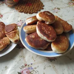 Жареные пирожки на молоке🥟