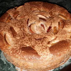 Шарлотка с яблоками