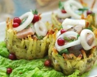 Закуска «Корзиночки из картофеля с сельдью»