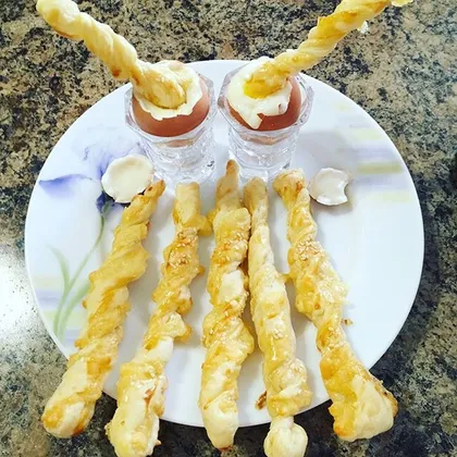 Сырные палочки с яйцом