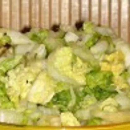 Салат постный с капустой, огурцами и соевым соусом