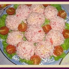 Закуска "Рафаэлло" с сыром и крабовыми палочками