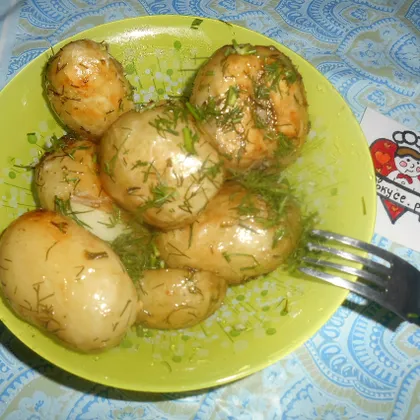 Молодой картофель,запечённый в рукаве