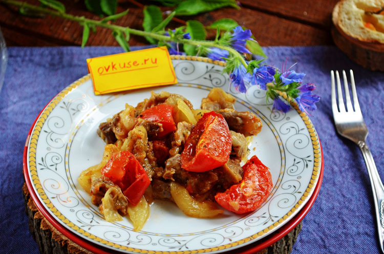 Теплый салат с куриными желудками