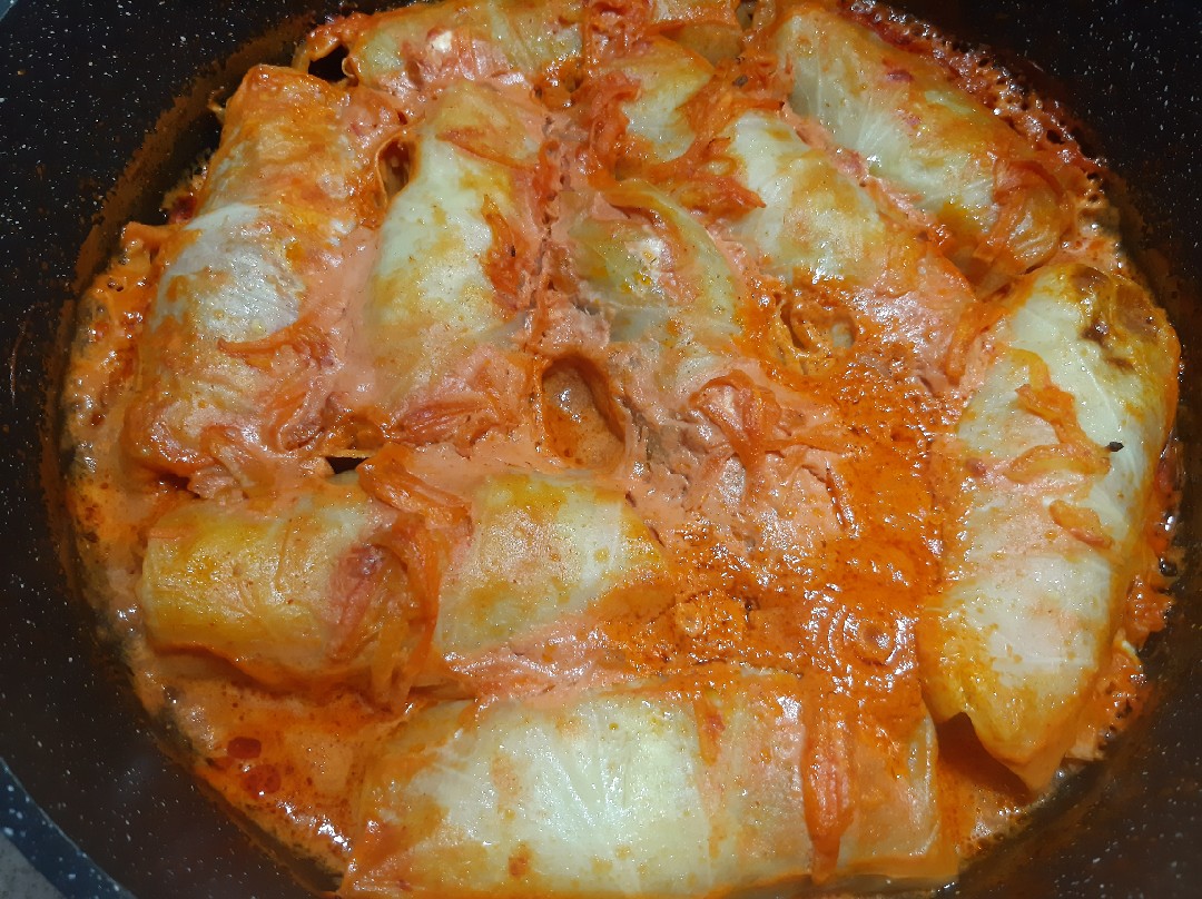 Голубцы в томатно-сметанном соусе в духовке