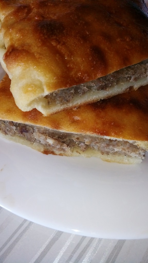 Пирог с картошкой и с говяжим фаршем